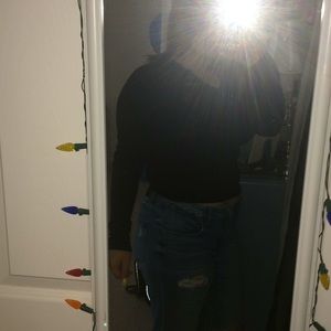 Black Hollister long sleeve cropped top